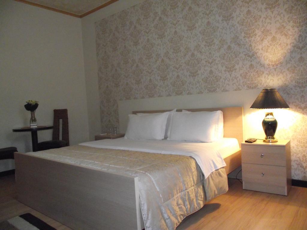 Hotel Eagle Tirana Exterior photo