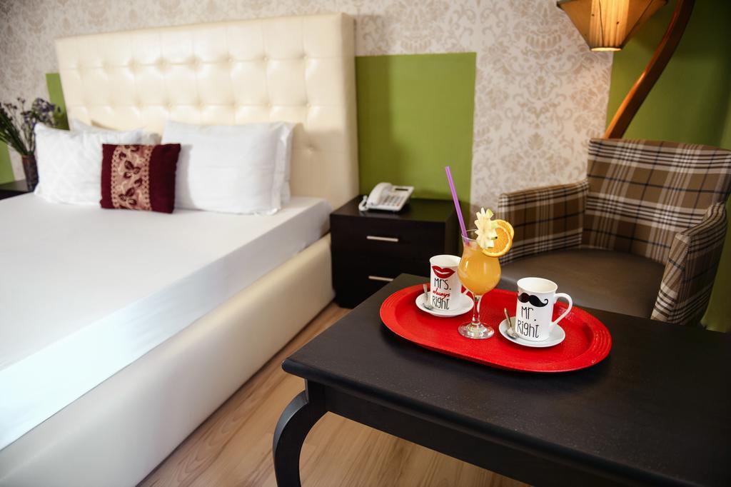 Hotel Eagle Tirana Exterior photo