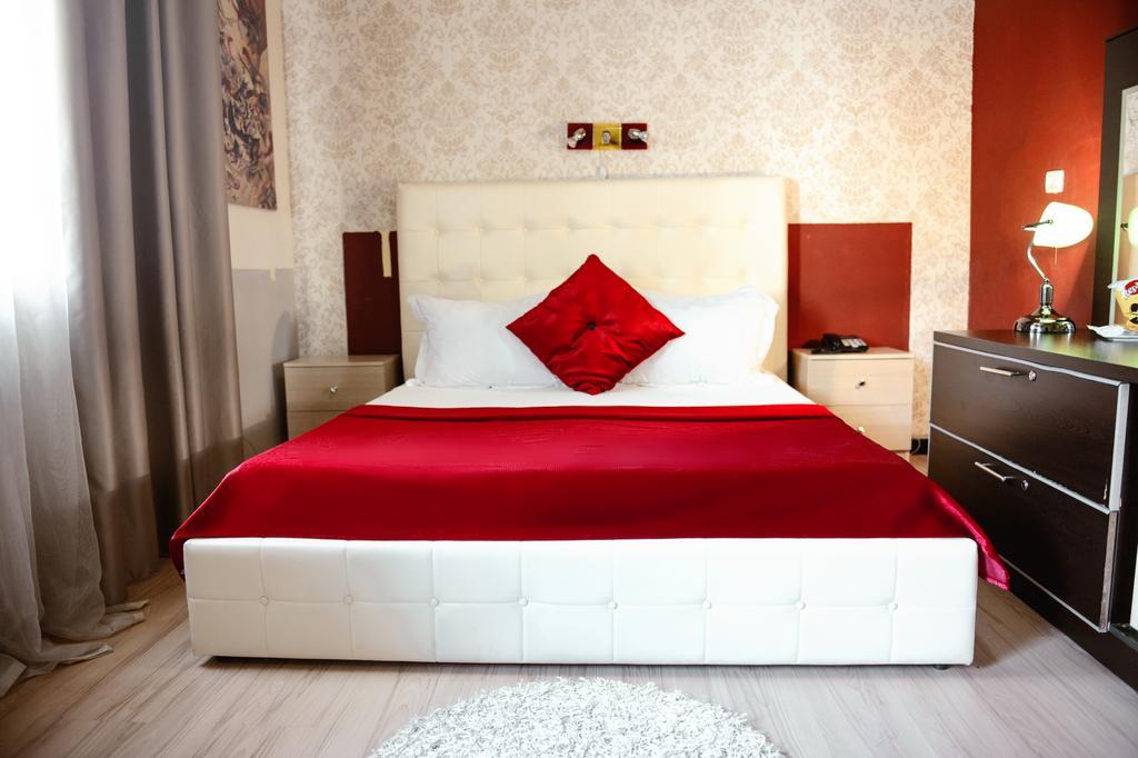 Hotel Eagle Tirana Exterior photo