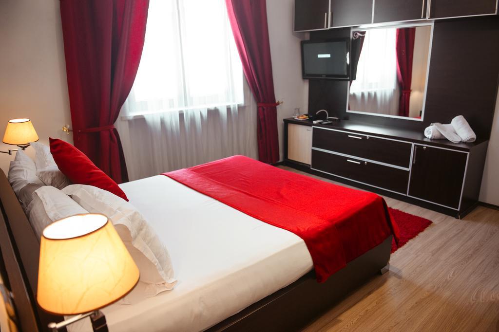 Hotel Eagle Tirana Exterior photo