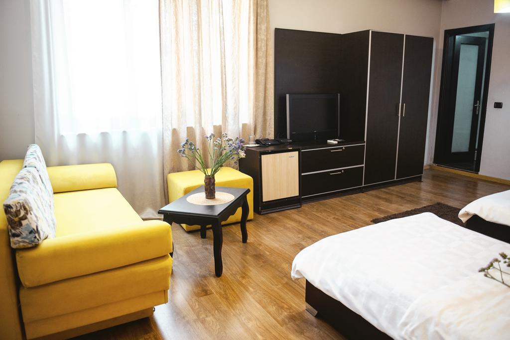 Hotel Eagle Tirana Room photo