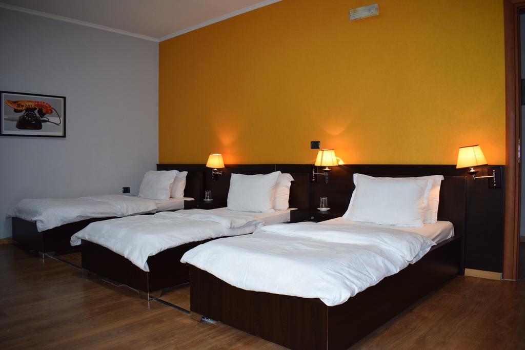 Hotel Eagle Tirana Exterior photo