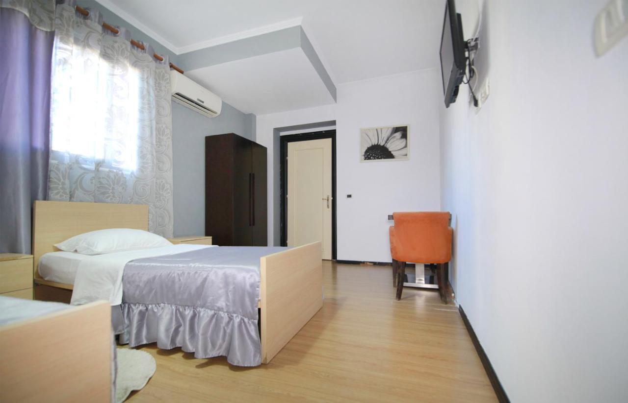 Hotel Eagle Tirana Exterior photo